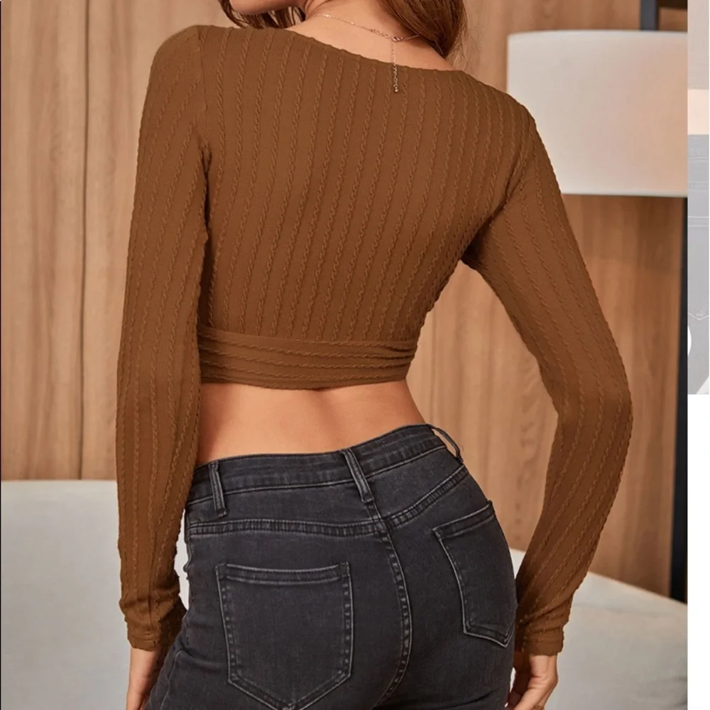 NEW| Women’s Long Sleeve Lightweight Brown Knit Crop Top - Picture 2 of 8